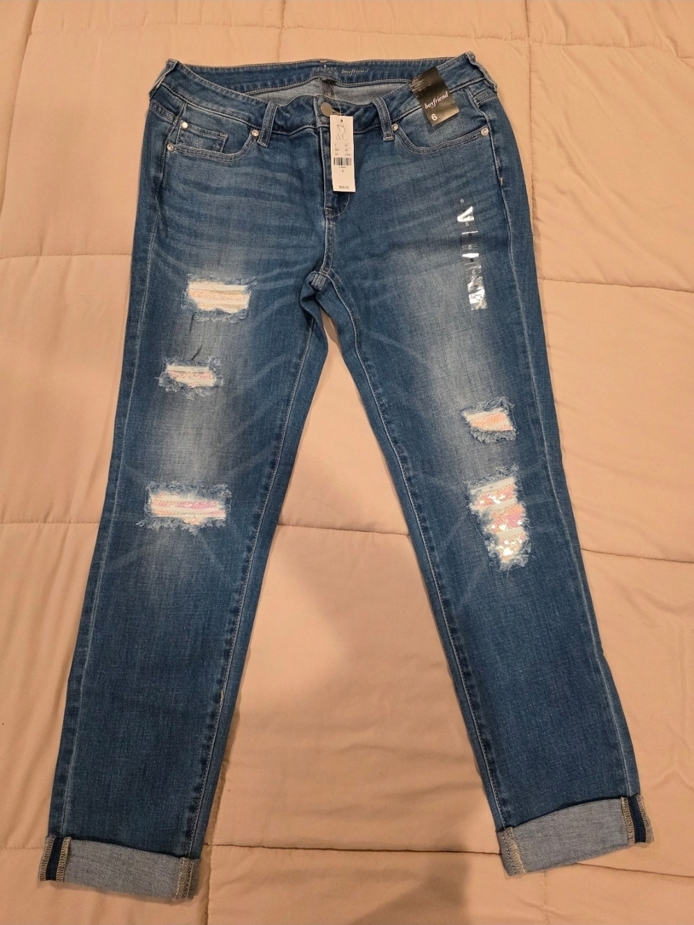 New York & Company Soho Boyfriend Jeans Size 6 NWT Distressed Sequin Detail